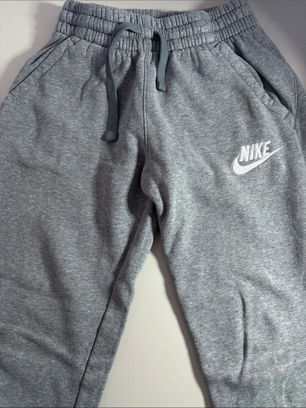 Nike Kids (M) Gray Heather Jogger Sweatpants